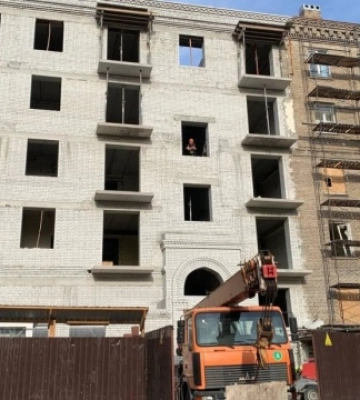 У Запоріжжі на 70% відновили багатоповерхівку, зруйновану через російський обстріл