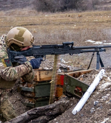 Ворог усе ще намагається оточити Авдіївку, – Генштаб