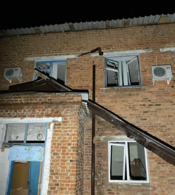 Рашисти вдарили двома авіабомбами по лікарні на Харківщині