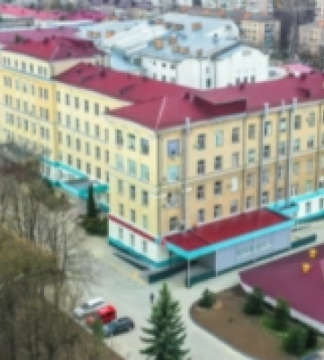 Скільки заробляють керівники, лікарі та медсестри у Волинській обласній лікарні