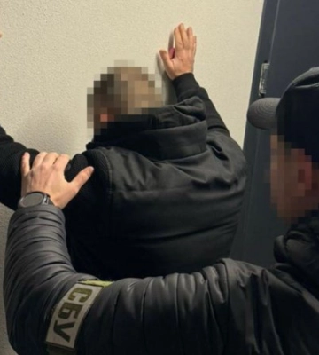 На Одещині іноземець видавав себе за співробітника СБУ і “продавав посади” в спецслужбі