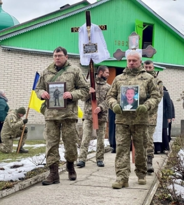 На Волині провели в останню дорогу Олександра Карабіна та Володимира Кузьменка