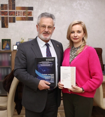 Депутати Івано-Франківської обласної ради вивчали досвід Академії культури і мистецтв