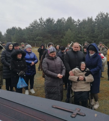Велике горе у маленькому селі: на Волині попрощалися з Захисником Анатолієм Цірутою