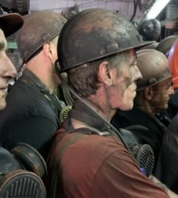 На Дніпропетровщині підняли на поверхню всіх шахтарів, які застрягли під землею через атаку дронів рф