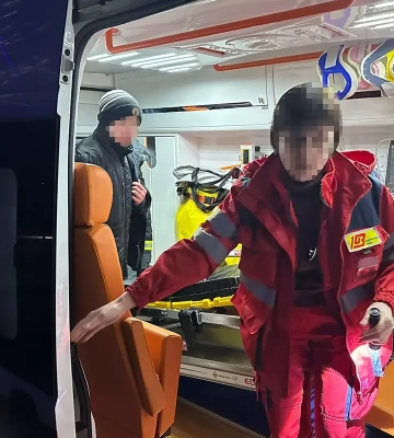 У Дніпровському районі врятували підлітка, який провалився під кригу