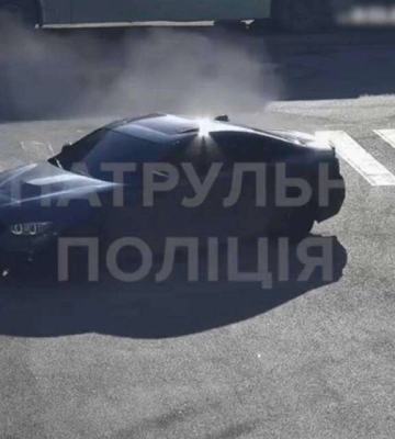 У Дніпрі водій BMW «дрифтував» на дорогах міста та ледь не збив пішохода