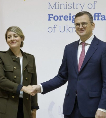 До Києва прибула голова МЗС Канади