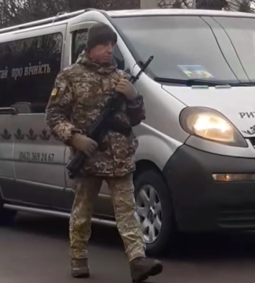 Отримав надважкі поранення у бою: на Волині прощаються з Героєм. Відео