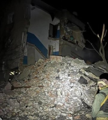 Удар авіабомбами по Нью-Йорку на Донеччині: під завалами будинку знайшли тіла п’яти людей
