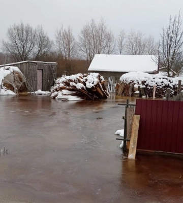 Велика вода – велика біда: як на Волині борються з зимовим паводком