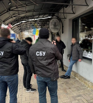 На Львівщині адвокат зловживав своїм впливом