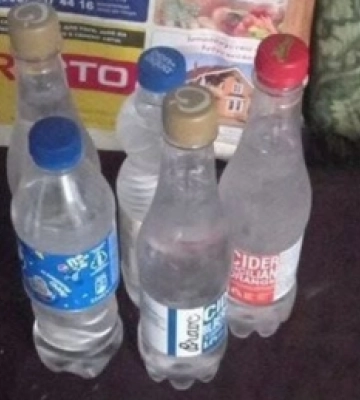 Муніципали знайшли, де у Луцьку продають саморобну горілку 