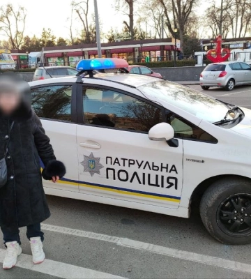 В Одесі поліцейські викрили чоловіка у виготовленні порнографії та зберіганні психотропів