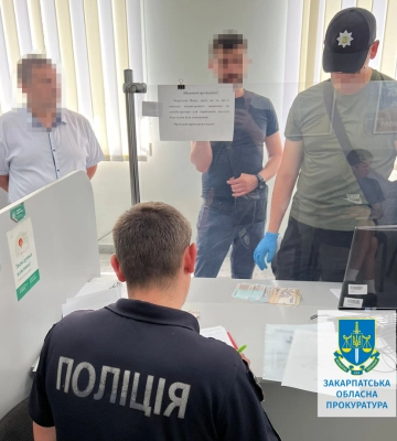 У Тячеві керівник автошколи брав хабар за посвідчення водія