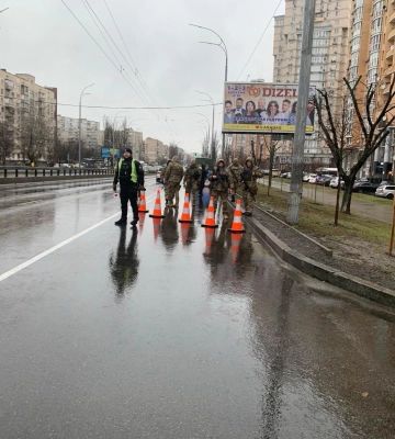 На Оболони в Киеве ищут ДРГ, установили блокпосты — фото