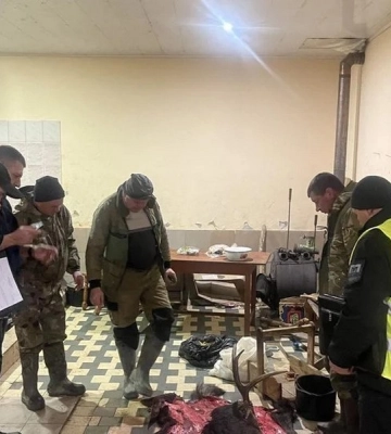 На Львівщині спіймали браконьєра з тушею червонокнижного лося (ФОТО)