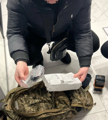 Двадцятирічний хлопець підробляв посвідчення військовозобов'язаного та перепустки на Львівщині