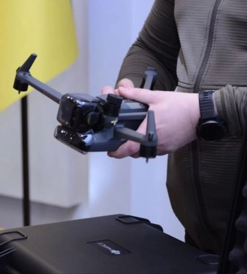 У Рівному військовим передали нову партію дронів, придбаних за кошти з міського бюджету (ВІДЕО)