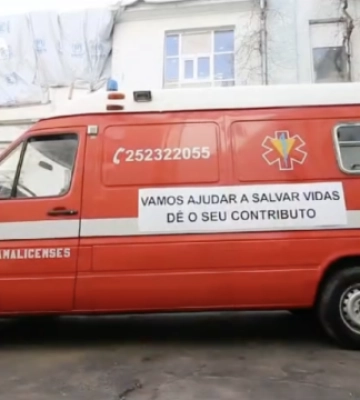 Благодійники з Португалії передали лікарні Херсона автомобіль швидкої допомоги та медикаменти