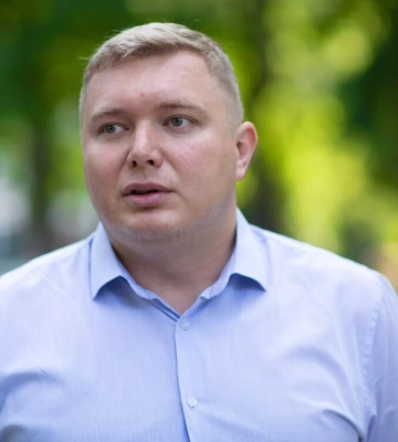 Переплывайте Тису. Нардеп Кривошеев дал совет мужчинам, не желающим воевать Переплывайте Тису. Нардеп Кривошеев дал совет мужчинам, не желающим воевать