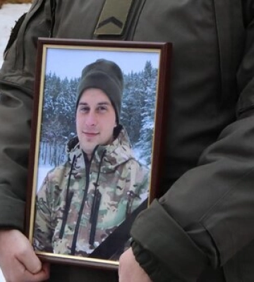 Із загиблим гвардійцем Сергієм Куценком, який загинув на Запорізькому напрямку, попрощалися у Чернігові. ФОТОрепортаж