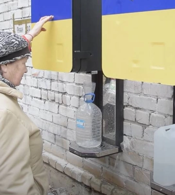 «Після запуску нового водогону»: В Миколаєві хочуть зберегти точки видачі води, але вони можуть стати платними