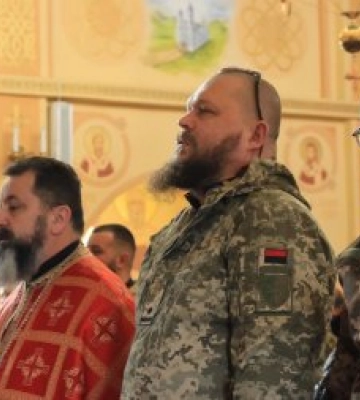 У храмі «Успіння» греко-католицької церкви в селищі Середнє вшанували пам’ять воїнів-героїв 128 окремої гірсько-штурмової&amp;hellip;