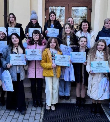 Школярки з Надвірної перемогли на Всеукраїнському конкурсі творчості