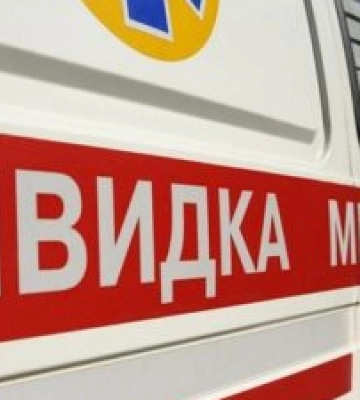 На Волині жінка народила свою третю дитину в кареті «швидкої»
