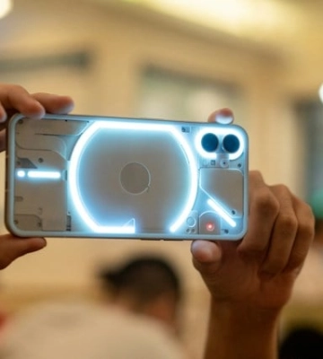 То світиться чи ні: у Мережу "злили" дизайн Nothing Phone (2a)