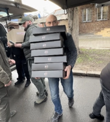 «Українська команда» привезла на південний напрямок FPV-дрони для захисників