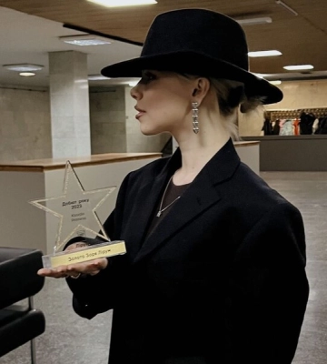 Исполнительница хита &quot;Всюди сонце, в мене злива&quot; Klavdia Petrivna стала &quot;Дебютом года&quot;. За наградой вышла певица, которая поет&amp;hellip;