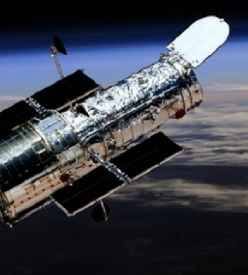 Hubble показав у сузір&#039;ї Фенікса галактику, «затьмарену» зірками 