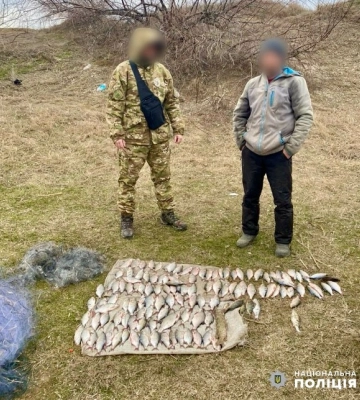 На найбільшому озері в Одеській області спіймали браконьєра