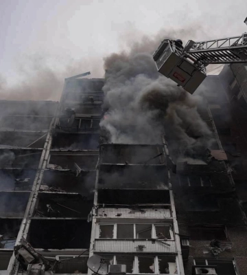 Внаслідок атаки РФ у Києві 13 постраждалих, 12 людей госпіталізували (оновлено)
