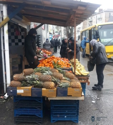 Біля «Океану» у Рівному демонтували продуктову ятку