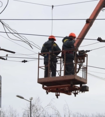 Мешканцям Дніпровського району повернули світло після ранкового обстрілу