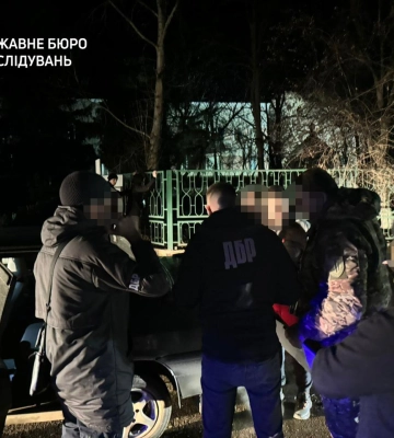 На Одещині співробітник військкомату та правоохоронець торгували &quot;білими квитками&quot; — ДБР