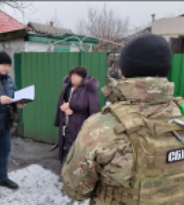 СБУ затримала на Донеччині російську інформаторку, яка влаштувалася продавчинею біля вокзалу, щоб шпигувати за ешелонами ЗСУ