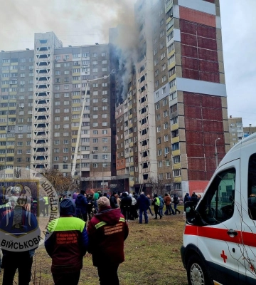 У Києві розгорнули пункти допомоги постраждалим від ракетної атаки РФ. Де саме