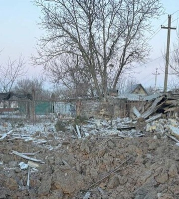 Окупанти з артилерії обстріляли Покровський район, є поранений