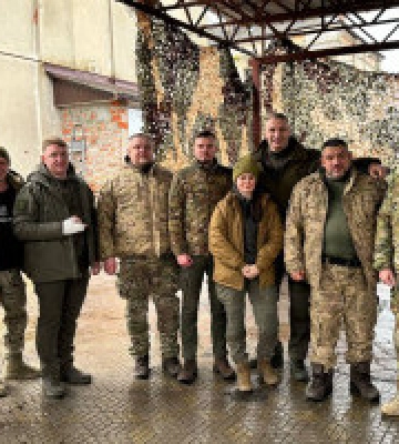 Продовжують нищити ворога: Кличко відвідав військових на Донбасі та передав їм 200 FPV-дронів та 3 системи РЕБ. Відео