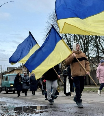 У місті на Волині з 8 поверху випав чоловік