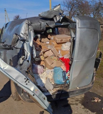 Окупанти поцілили дроном в авто на Дніпропетровщині: постраждали дві людини. ФОТОрепортаж