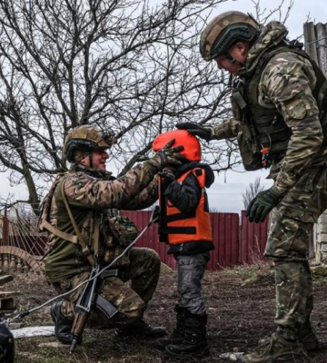 З-під Авдіївки евакуювали родину з дітьми, найменшому - 7 років