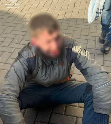 П’яний одесит жбурлявся камінням у перехожих