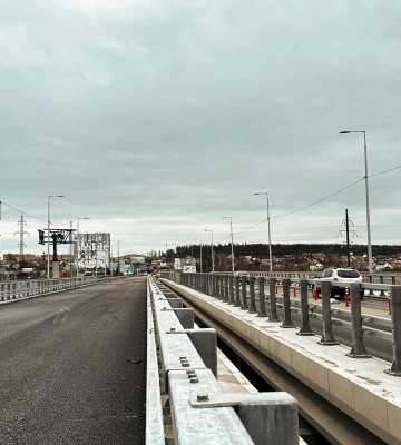 На Київщині повністю відновили рух відбудованим мостом через річку Ірпінь