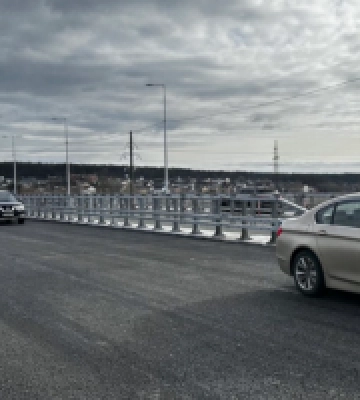 На Київщині повністю відновили рух відбудованим мостом через річку Ірпінь