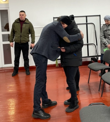 Матір загиблого на війні волинянина отримала його «Золотий хрест»
